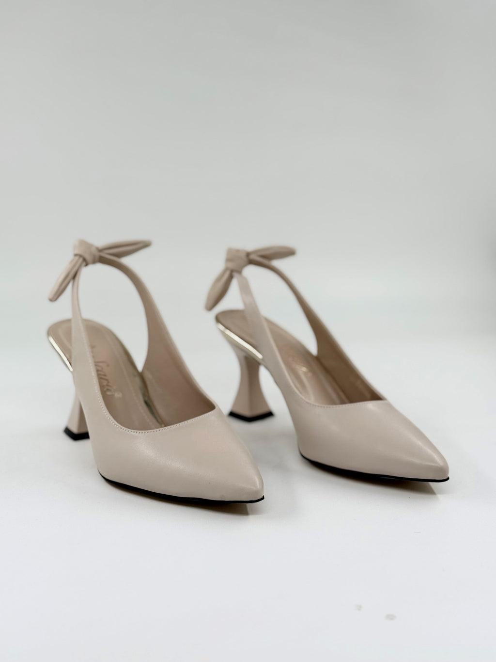 Bej Renk Fiyonklu Stiletto