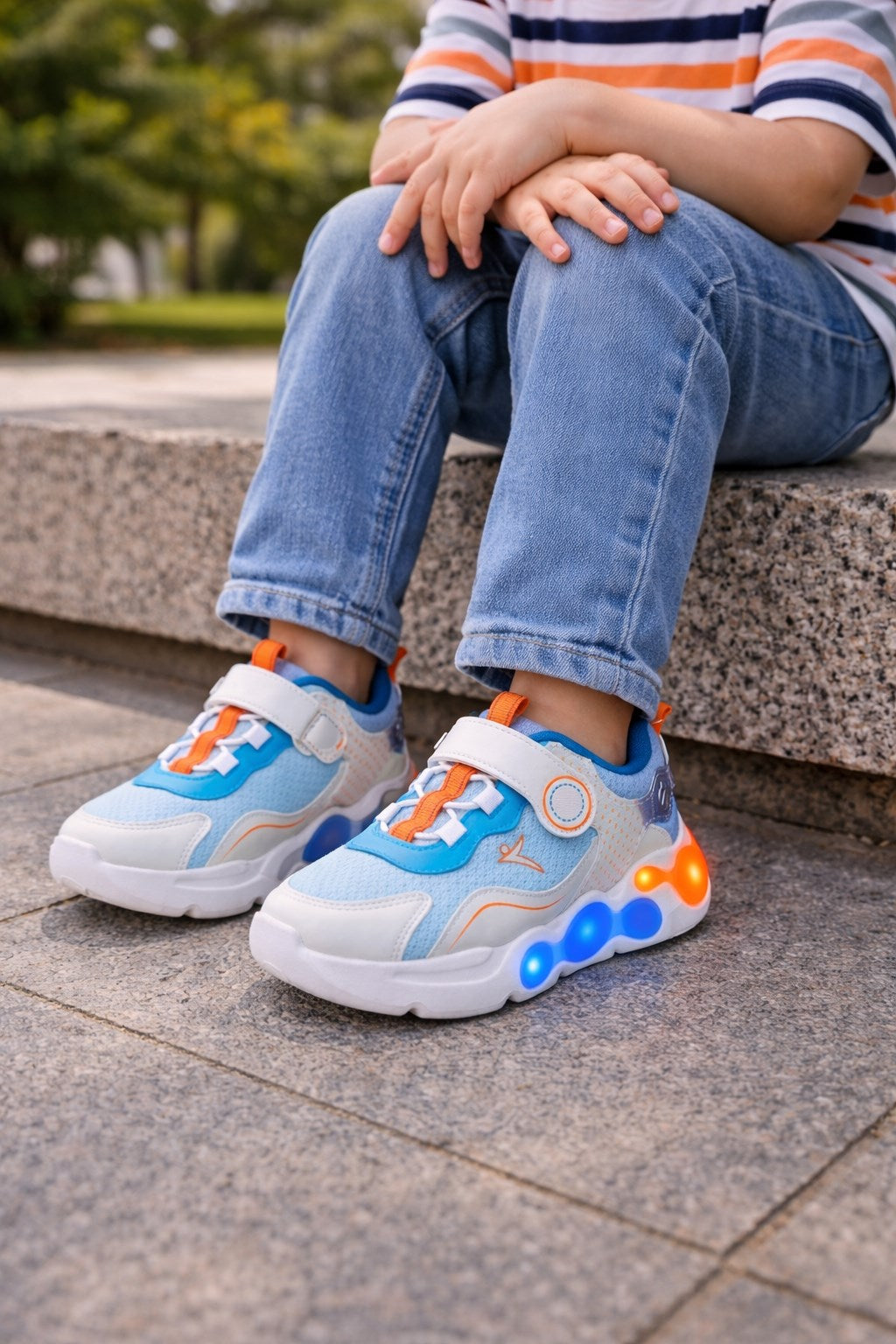 Cool Mavi Işıklı Cırtlı Hafif Çocuk ayakkabı