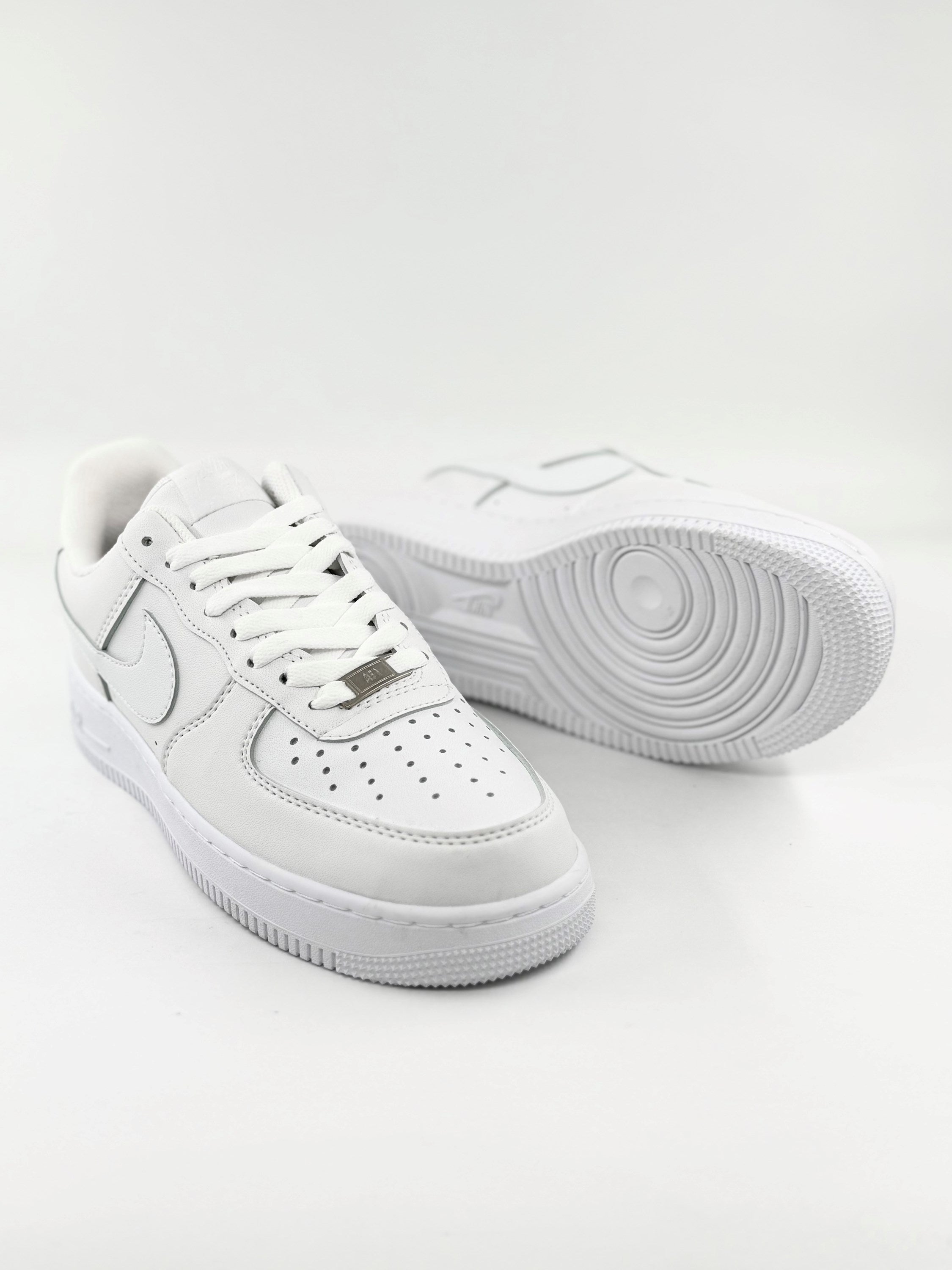 Nike Air Force 1 '07 EasyOn Erkek Beyaz Spor Ayakkabı