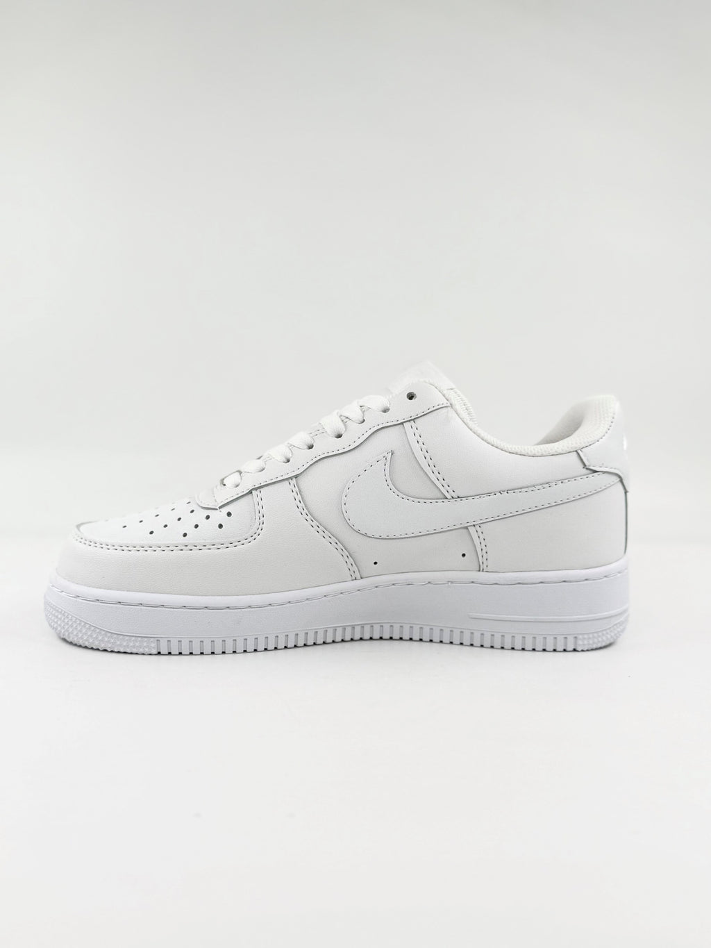 Nike Air Force 1 '07 EasyOn Erkek Beyaz Spor Ayakkabı