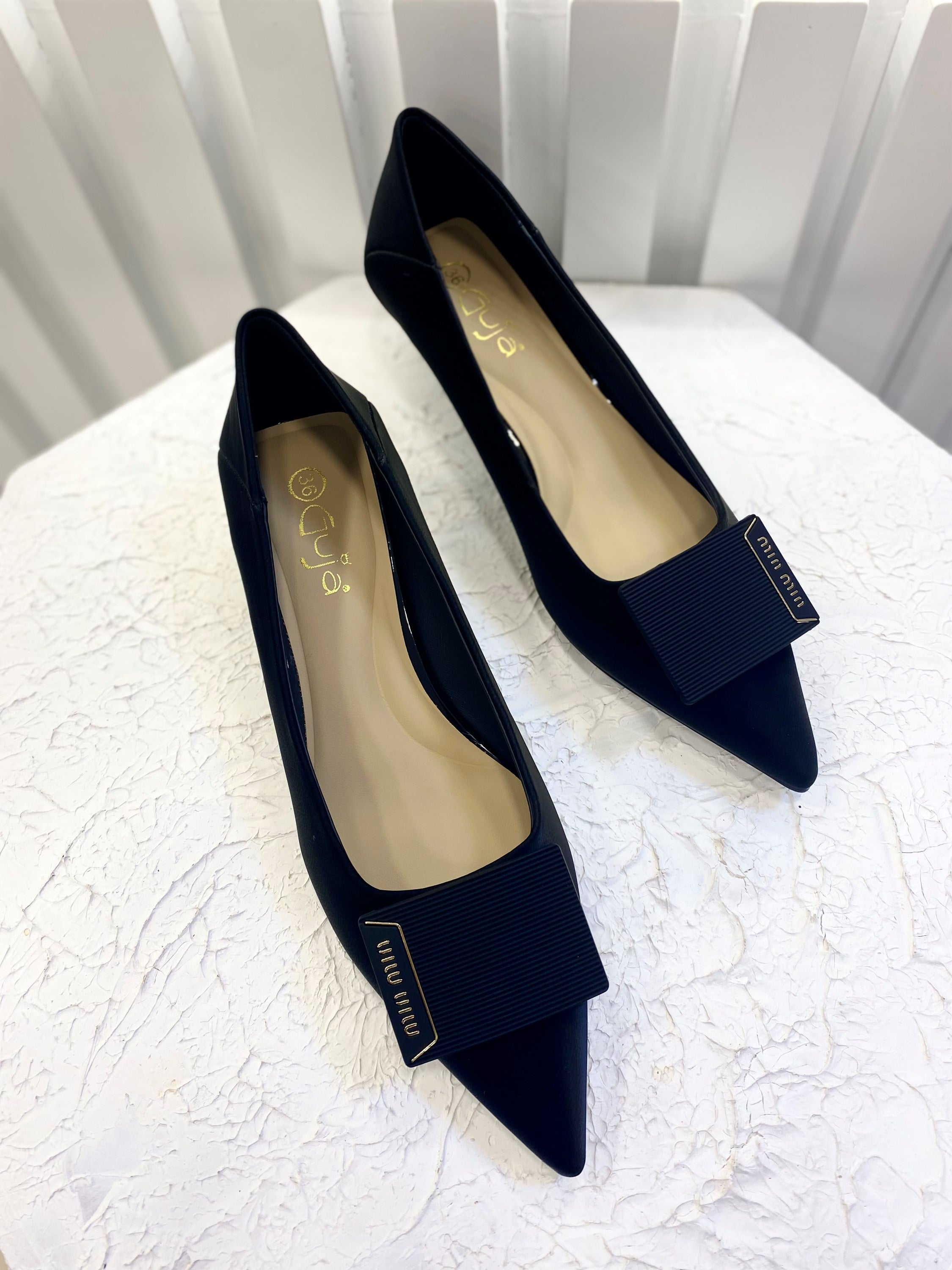 Guja Siyah Kısa Topuklu İthal Deri Kadın Ayakkabı