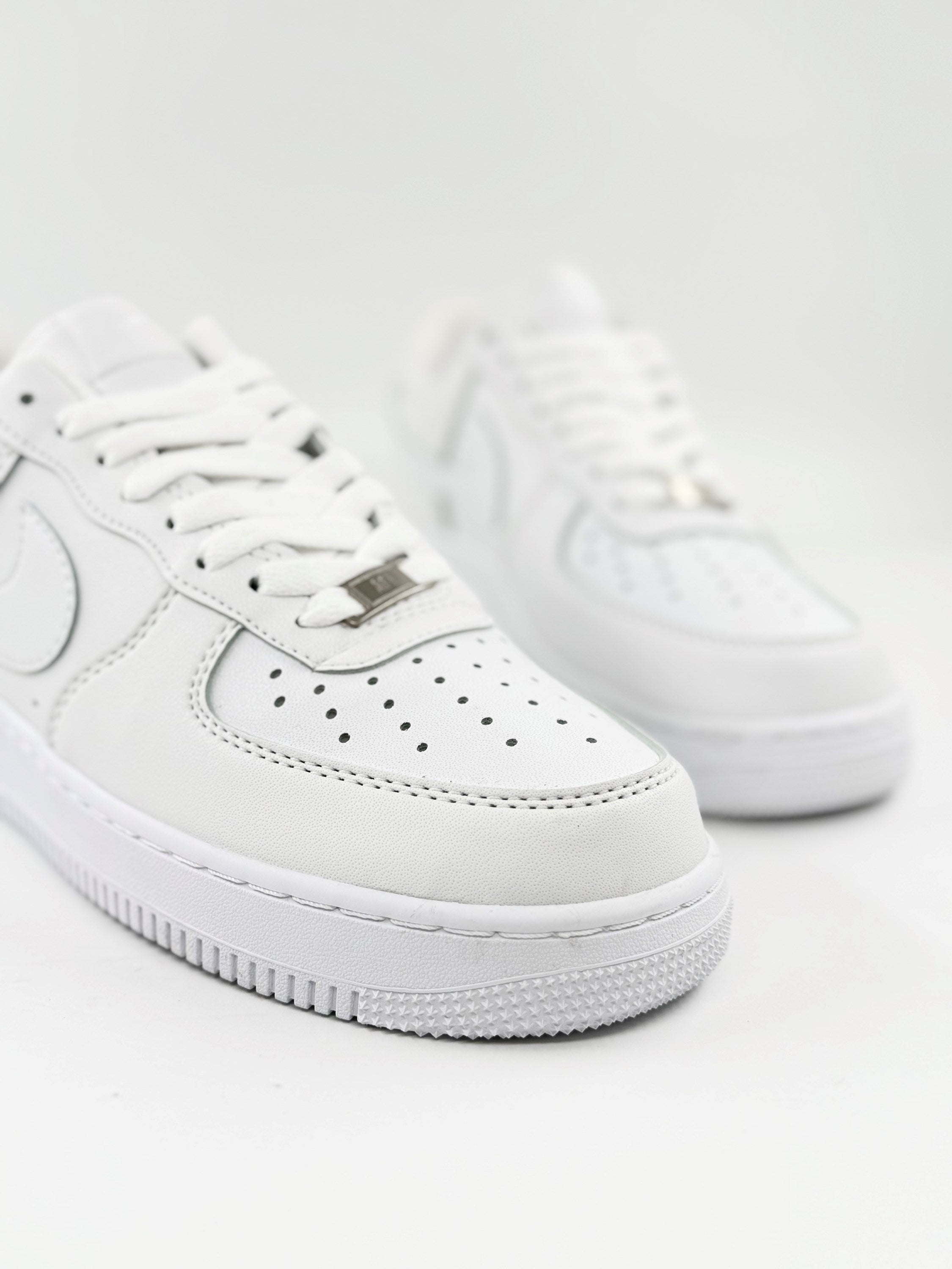 Nike Air Force 1 '07 EasyOn Erkek Beyaz Spor Ayakkabı