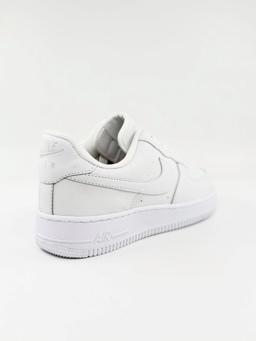 Nike Air Force 1 '07 EasyOn Erkek Beyaz Spor Ayakkabı