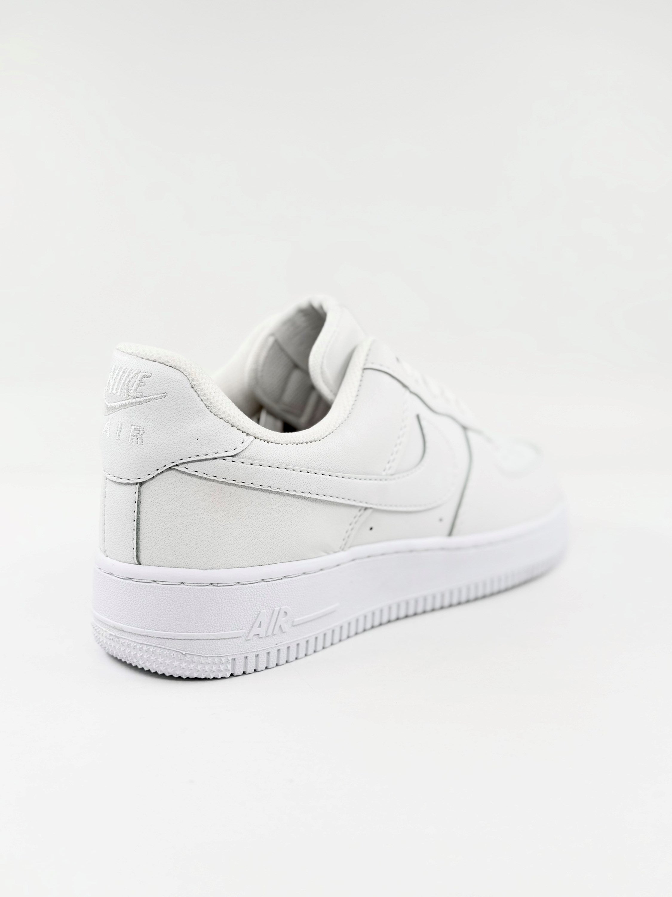 Nike Air Force 1 '07 EasyOn Erkek Beyaz Spor Ayakkabı