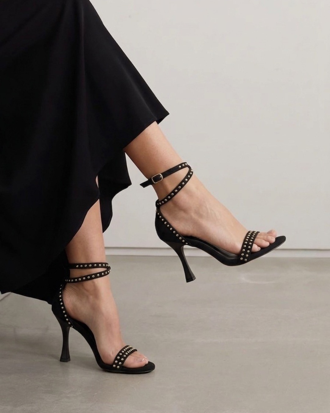 İnce Topuk İnce Bant Siyah Süet Zımbalı Kadın Ayakkabı