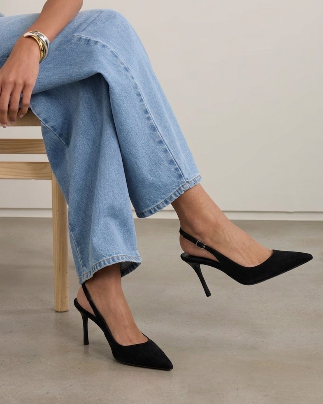 Siyah İnce Topuk Arkası Açık Stiletto