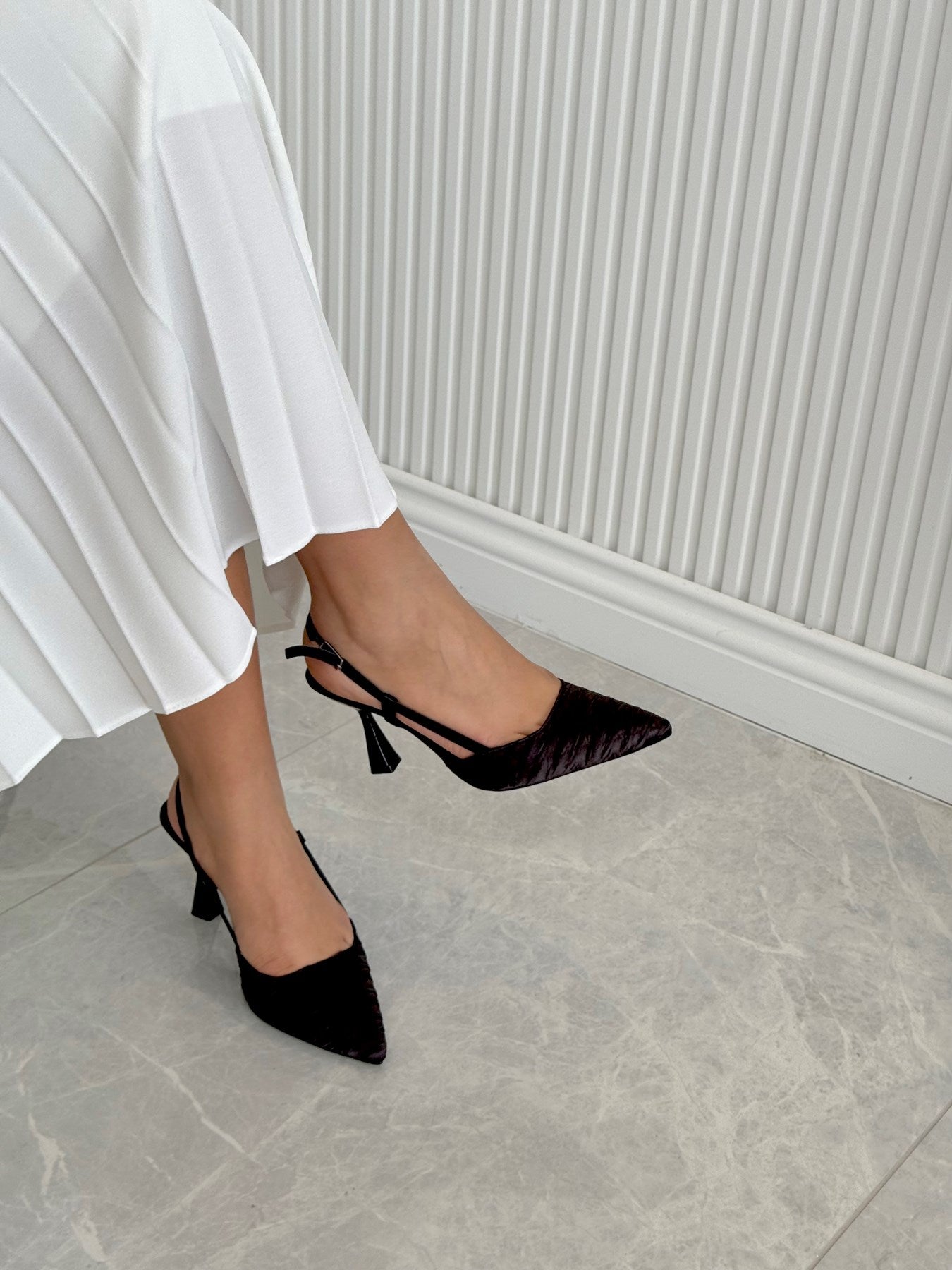  Siyah Saten | Pliseli | Arkası Açık | Kadın Stiletto
