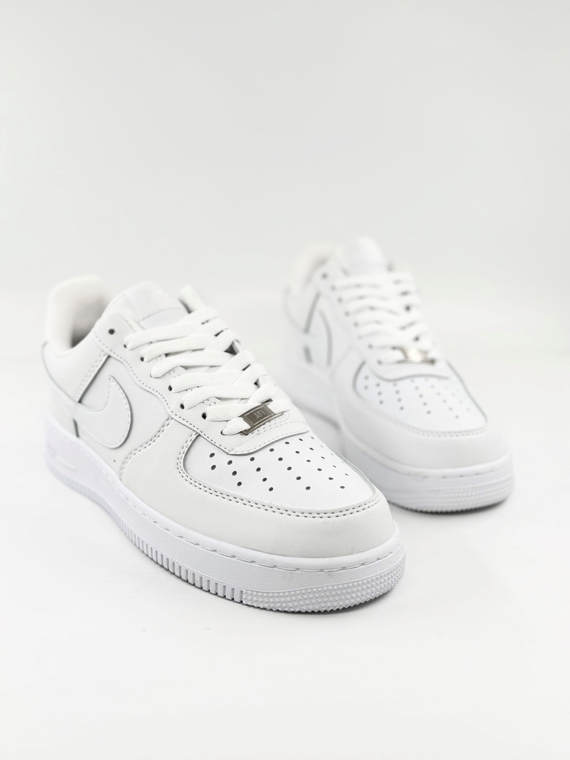 Nike Air Force 1 '07 EasyOn Erkek Beyaz Spor Ayakkabı
