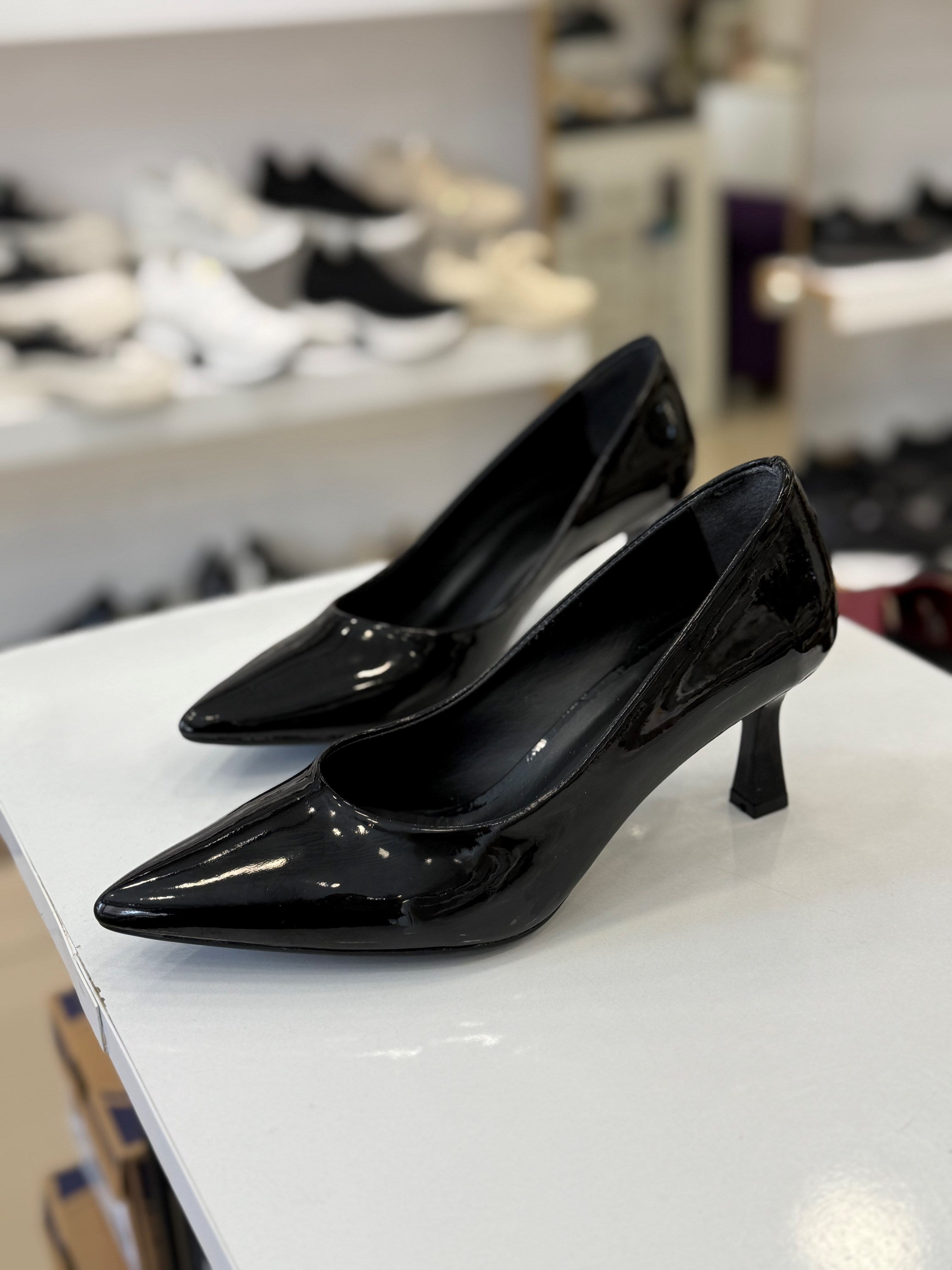 Siyah Rugan Yumuşak Deri 8 cm Topuklu Stiletto