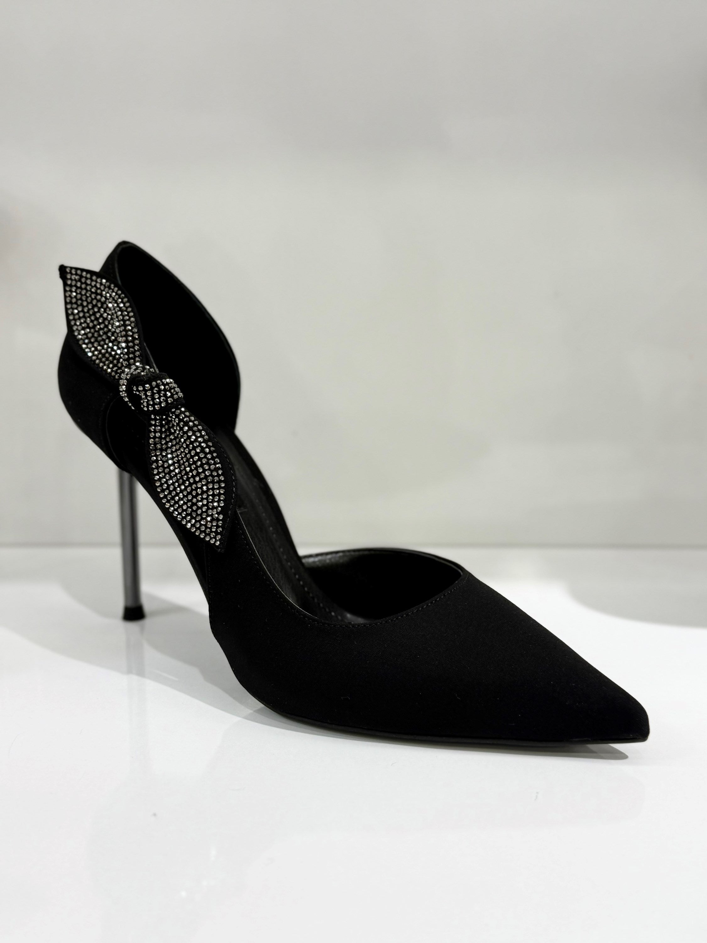 Kuum İnce Topuk Taşlı Kurdela Detaylı Topuklu Ayakkabı