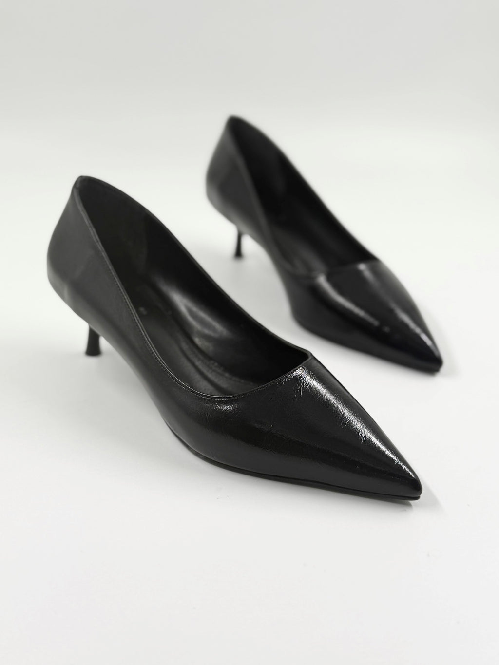 Siyah Kısa Topuk Yumuşak Deri Kadın Stiletto